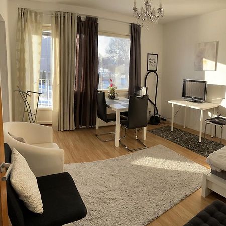 Yksio Kilometri Jokirannasta Forilta Apartment Турку Екстериор снимка